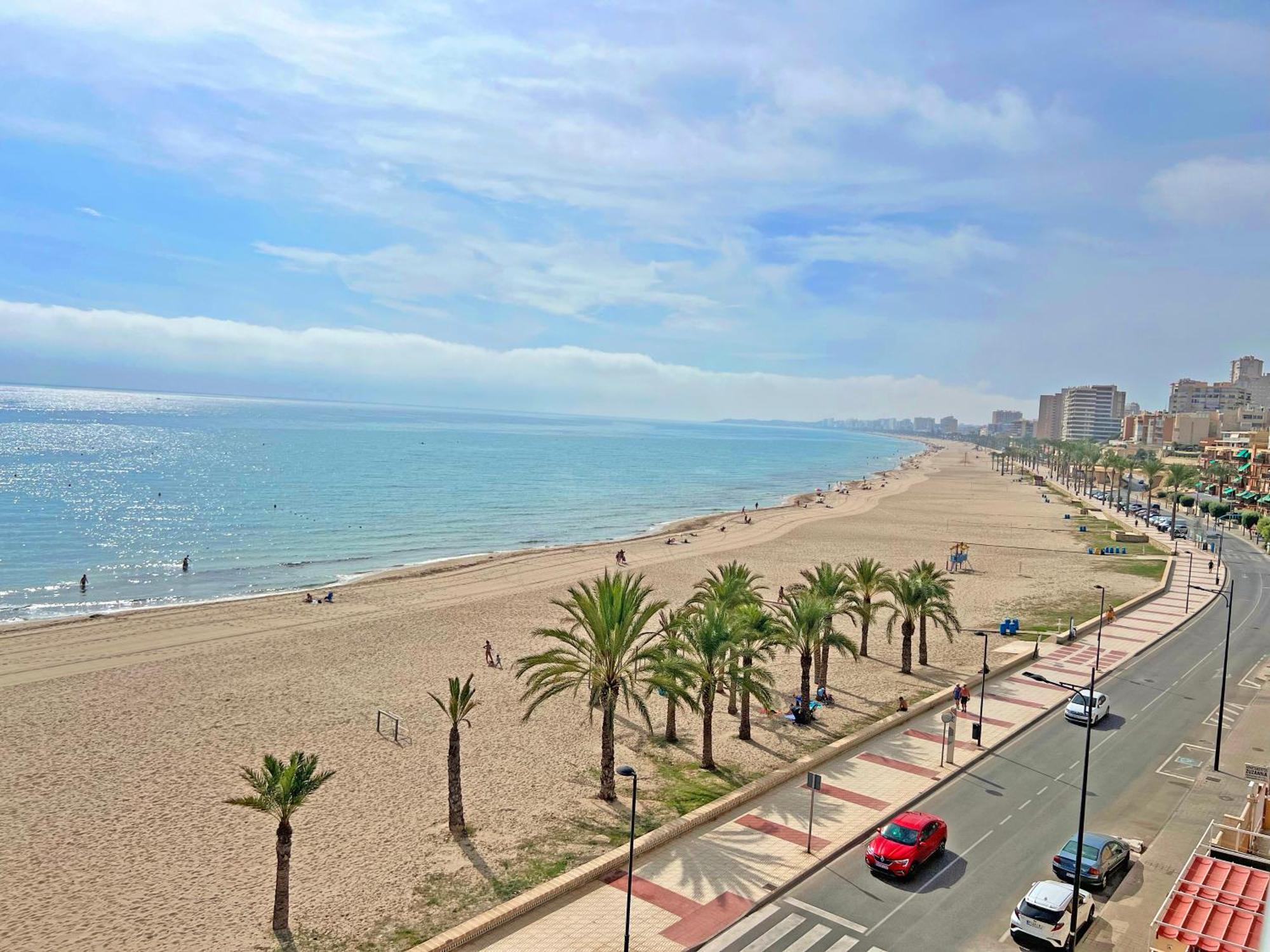 Atico Frente Al Mar 2 Terrazas Barbacoa Y Parking Sujeto A Disponibilidad Apartment El Campello Bagian luar foto